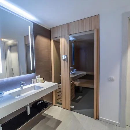 Hotel White Angel 4*