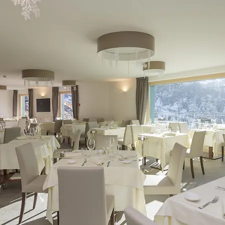 Hotel White Angel 4*