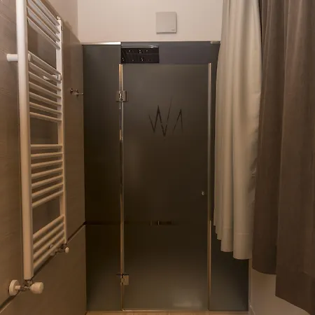 מלון White Angel 4*