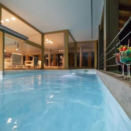 Готель White Angel 4*